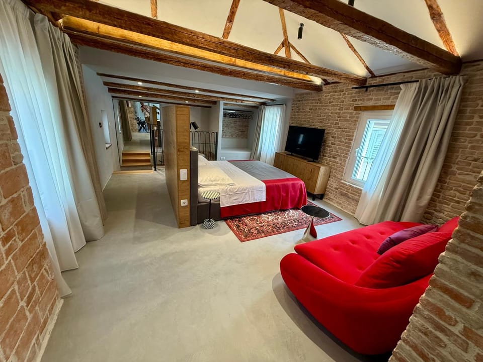 Heritage Loft on Narodni Trg Apartment in Split