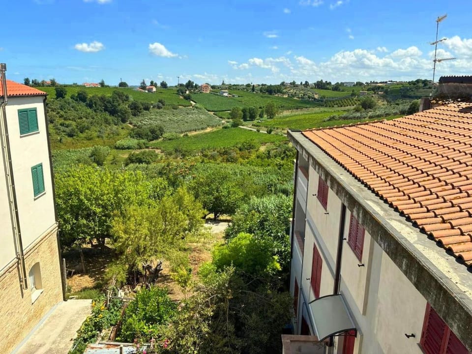 Property building, Day, Garden, City view, Garden view
