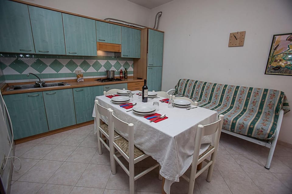 Living room, Dining area, kitchen