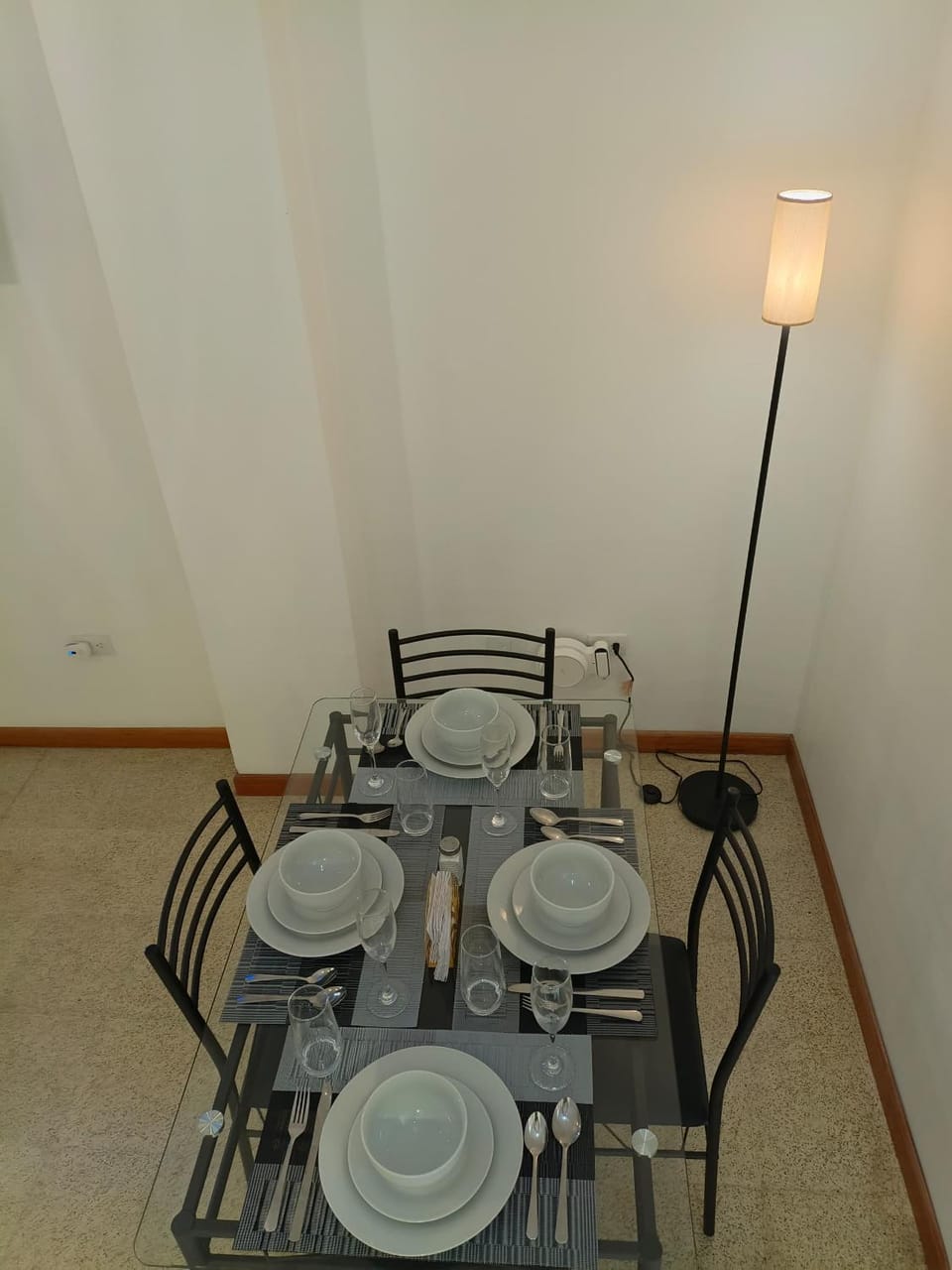 Seating area, Dining area