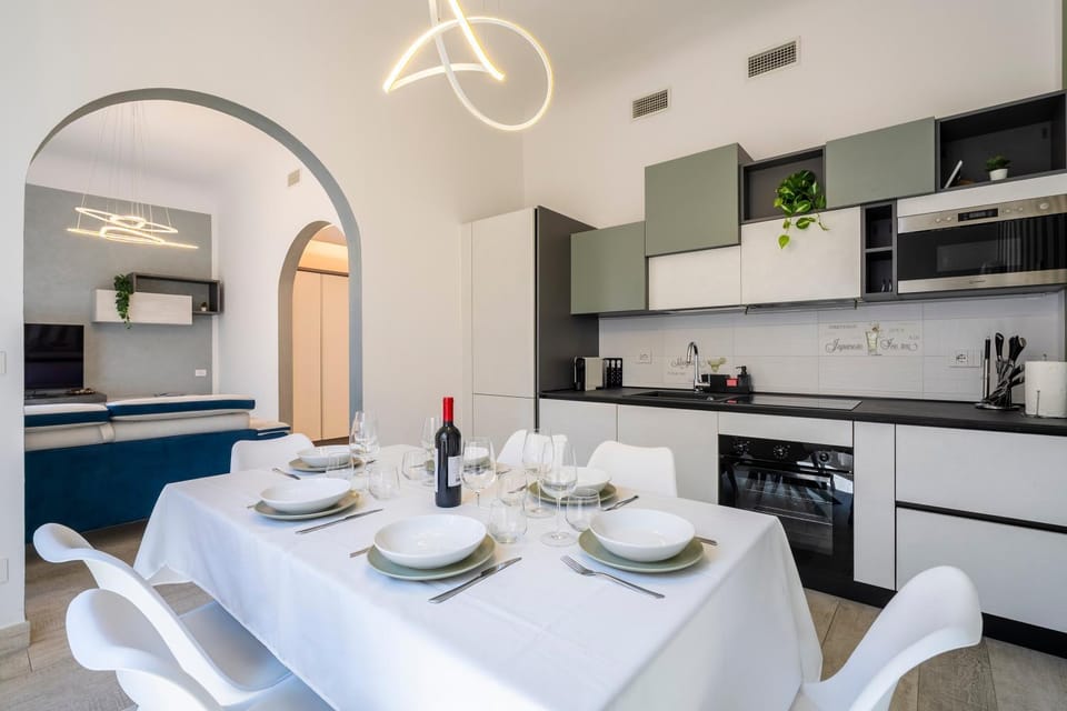 Property building, Kitchen or kitchenette, Living room