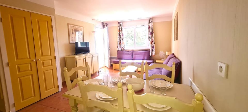 Apartment with view in Roquebrune-sur-Argens Apartment in Sainte-Maxime