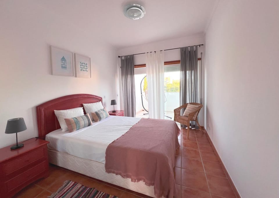 Bed, Living room, Bedroom