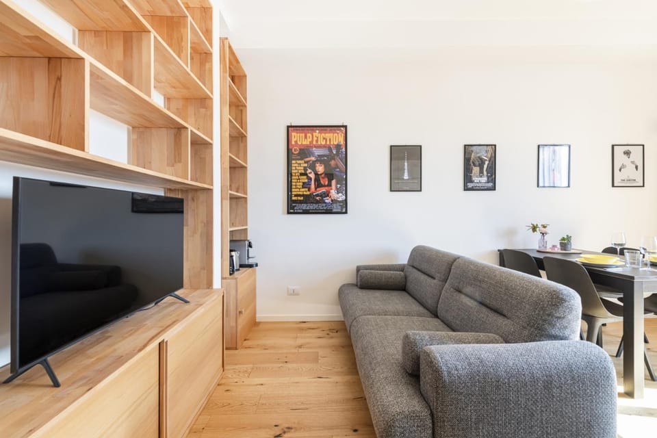 TV and multimedia, Living room, Seating area