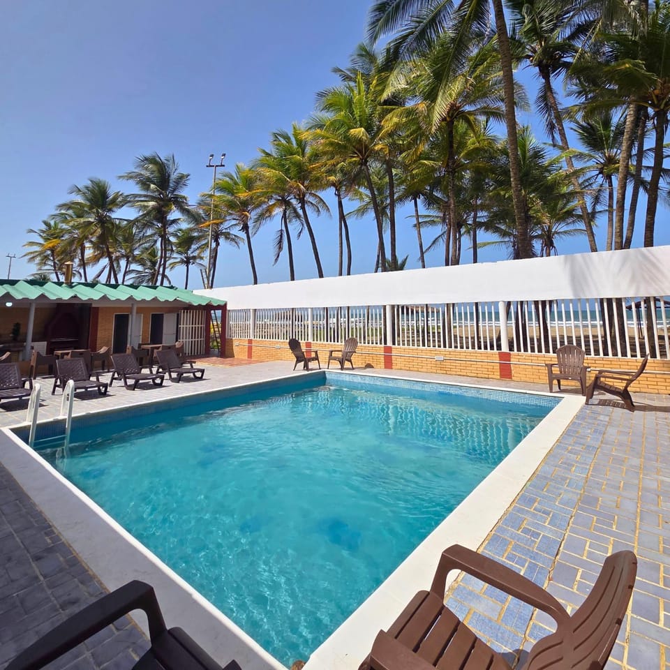 Swimming pool, sunbed