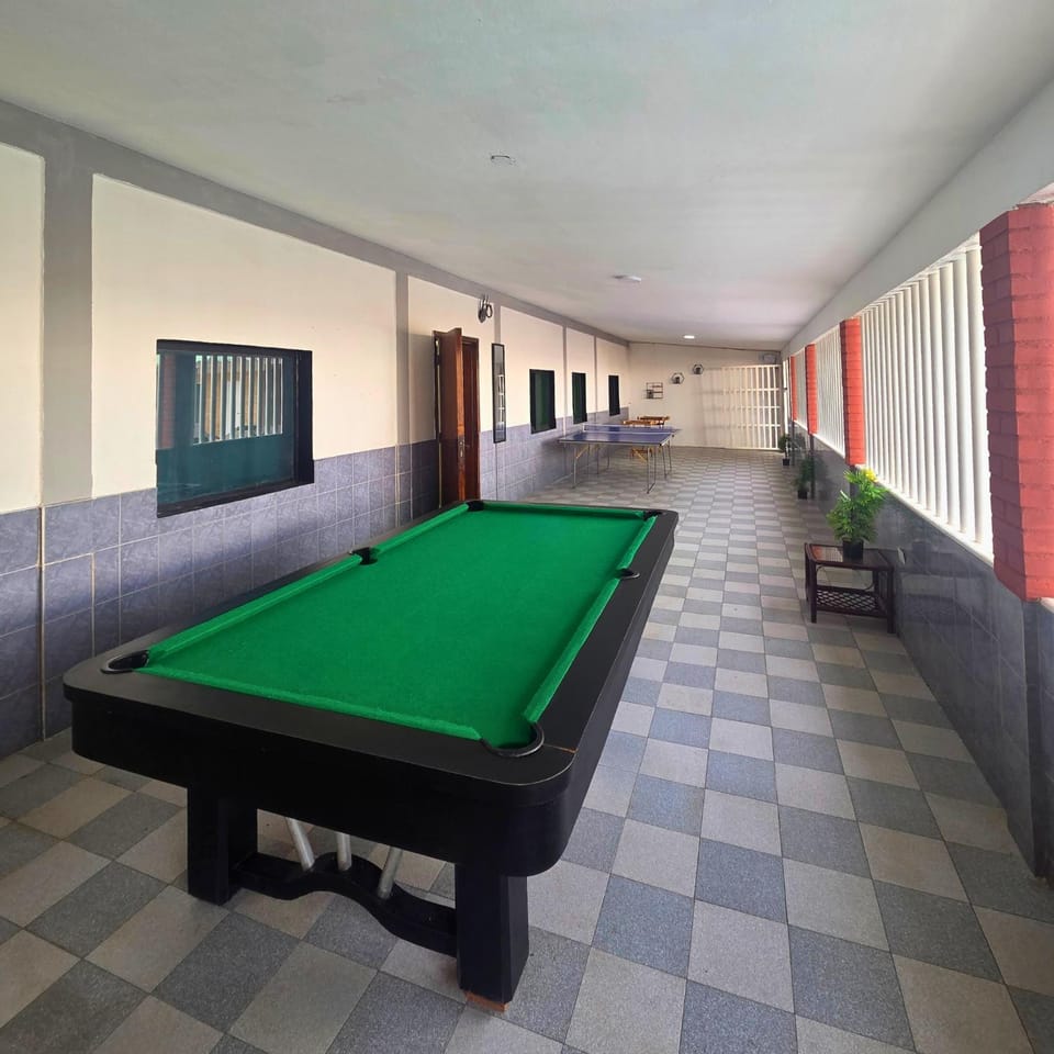 Billiard, Game Room