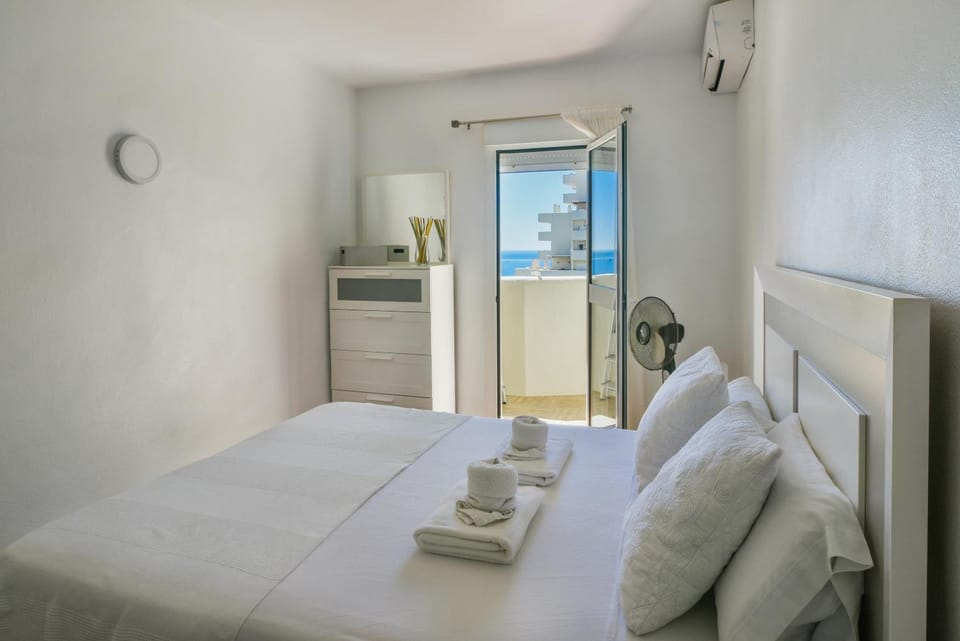 Fantastic seaviews & pool, close to the beach Apartment in Benalmadena