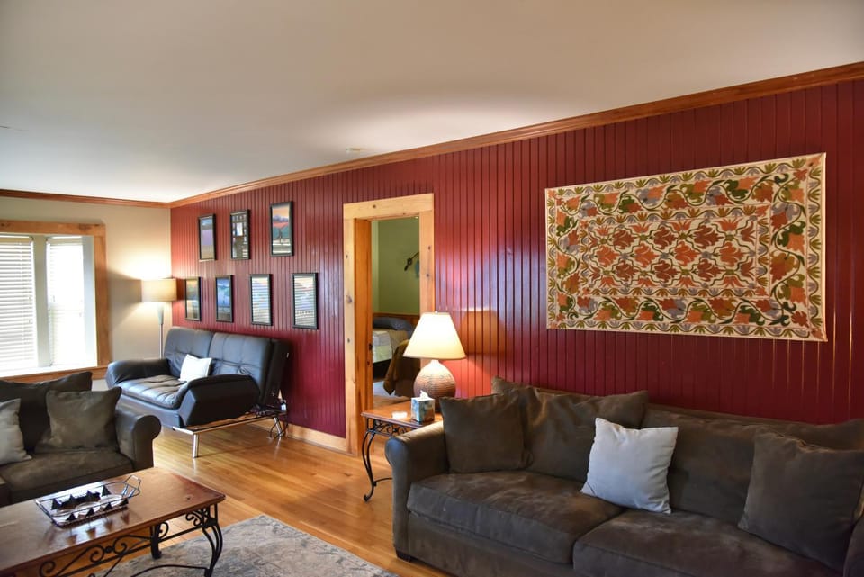 Communal lounge/ TV room, Living room, Seating area