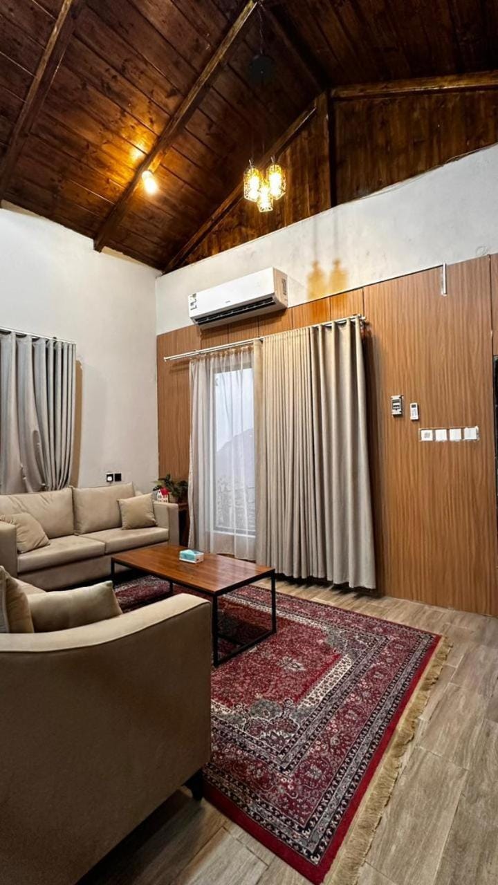 كوخ مزرعة قنيف Nature lodge in Saudi Arabia