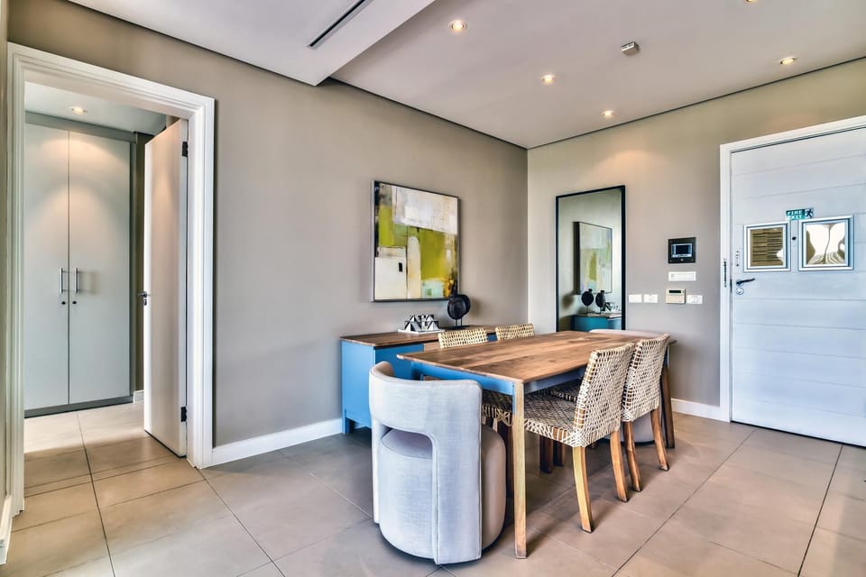 Magnificent Two Bed with Waterfront Views Apartment in Cape Town