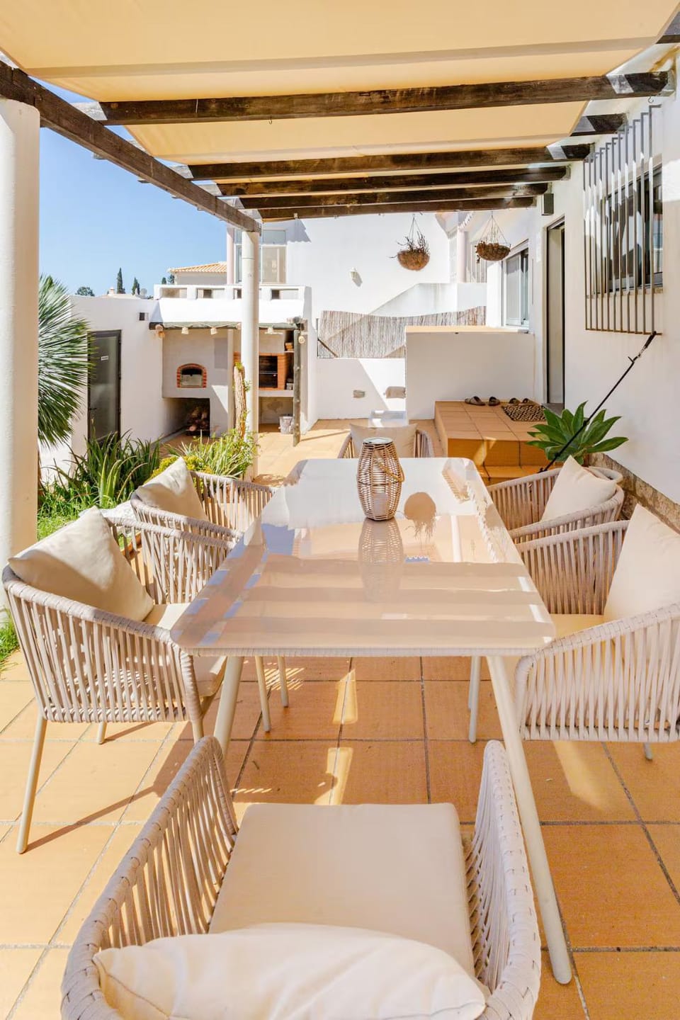 Patio, Day, Balcony/Terrace, Dining area