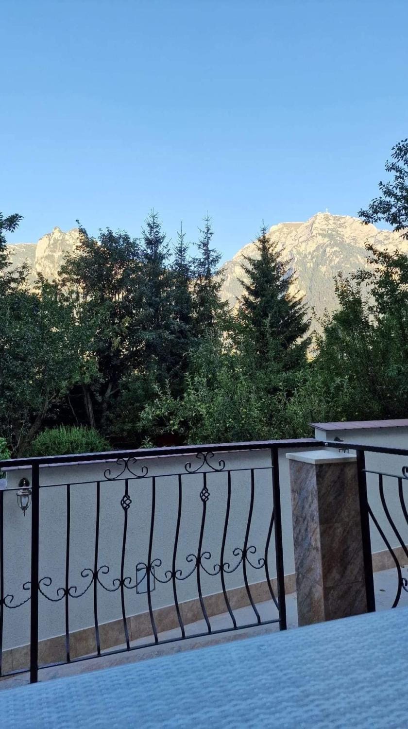 Day, Natural landscape, Balcony/Terrace, Mountain view