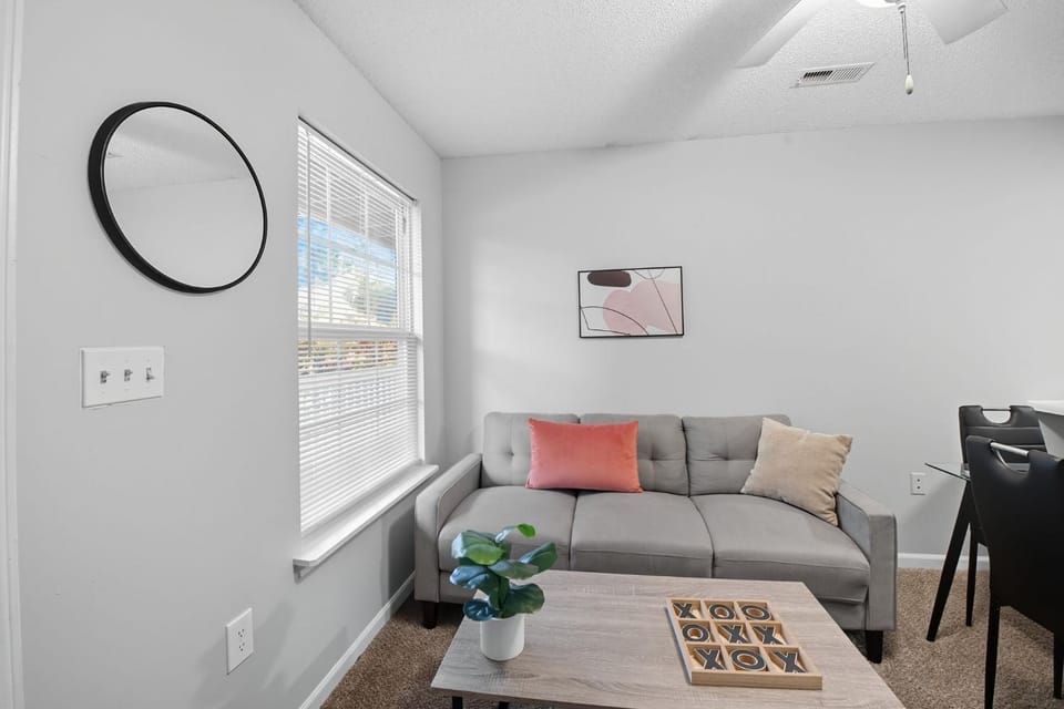 Near Fort Liberty Modern 1BR I Free Parking I Gym Apartment in Fayetteville