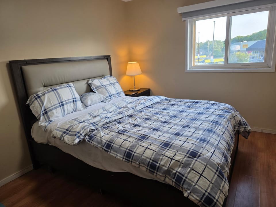 2 bdrms Close to Health Science Apartment in Winnipeg