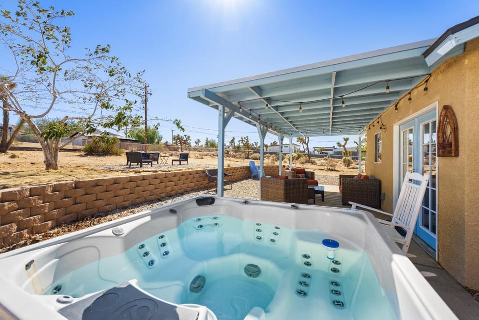 Starlight Ranch - Hot tub, Fire Pit & Grill home House in Joshua Tree