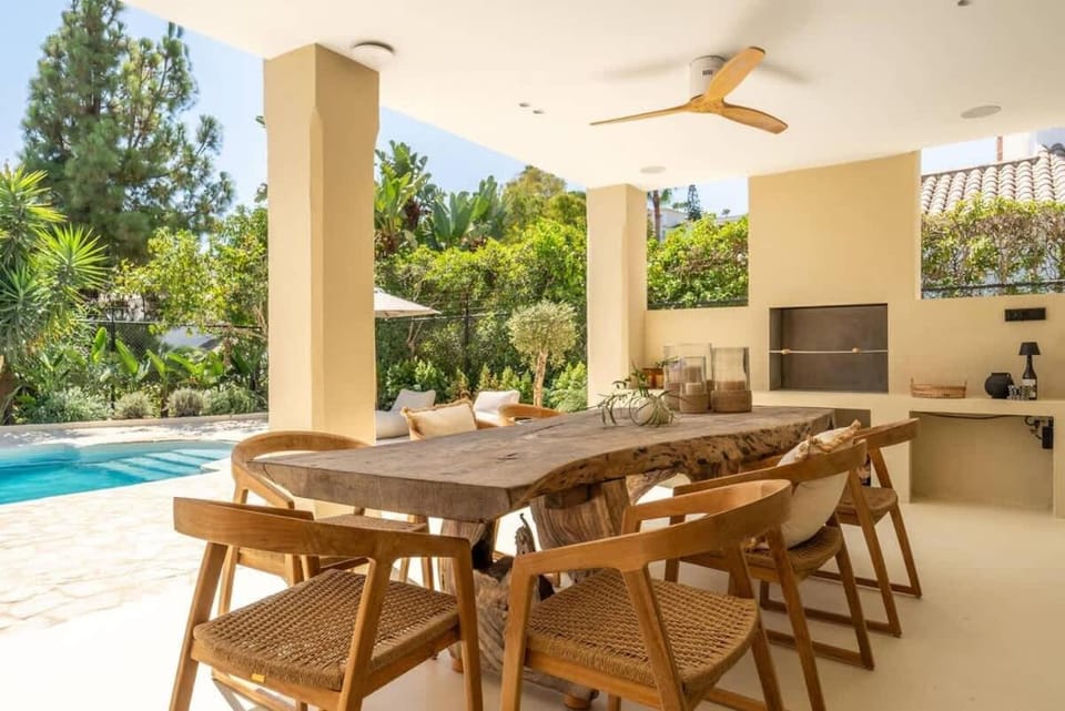 Balcony/Terrace, Dining area, Swimming pool