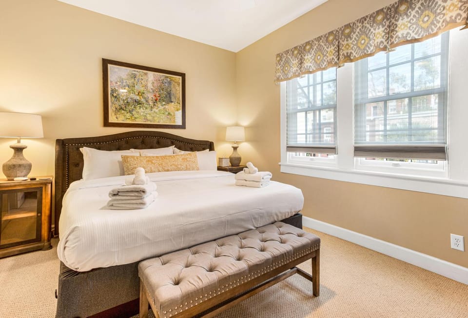 Luxe on Liberty by Lucky Savannah House in Savannah