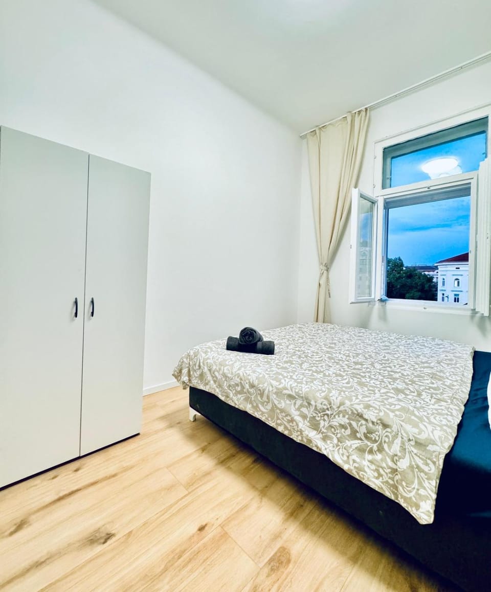 Bed, Bedroom, wardrobe