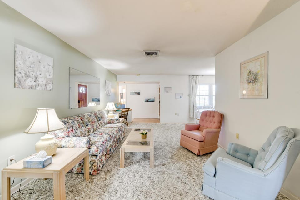 'Grandpa Dave’s Vintage Getaway' in Pinellas Park! House in Pinellas Park