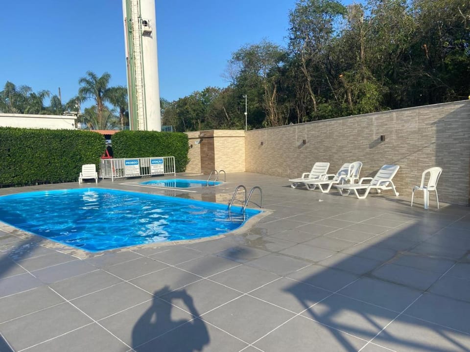 Quarto em AP com Piscina Apartment in Serra