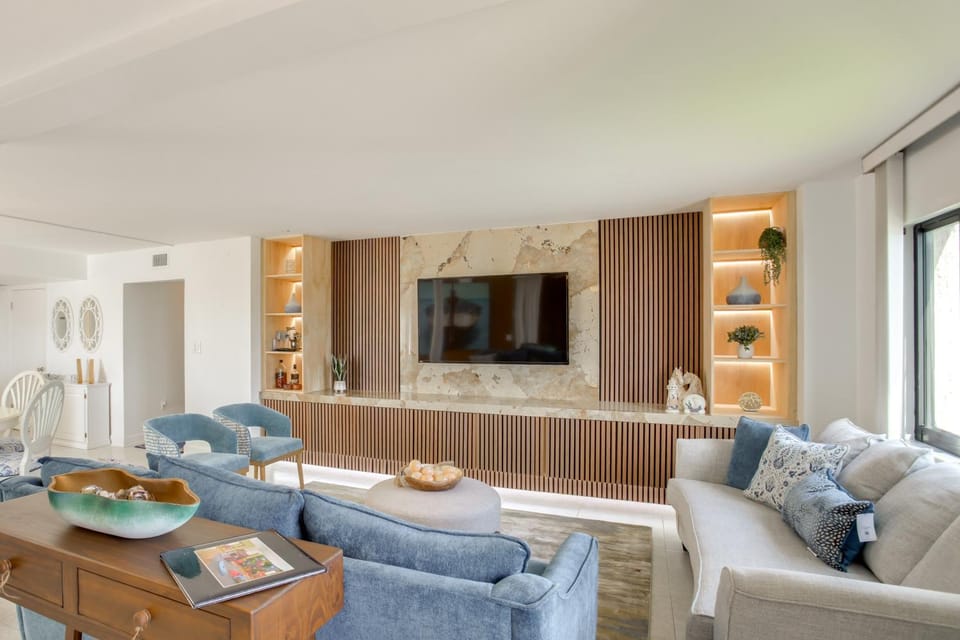 4 Mi to Lovers Key SP: Modern Condo w/ Ocean Views House in Estero Island