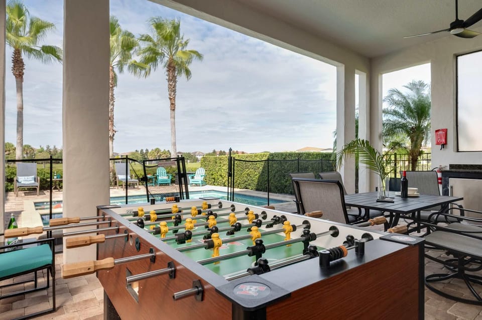 Luxury 5BR Villa w Pool & Cinema 4mi to Disney Apartment in Four Corners