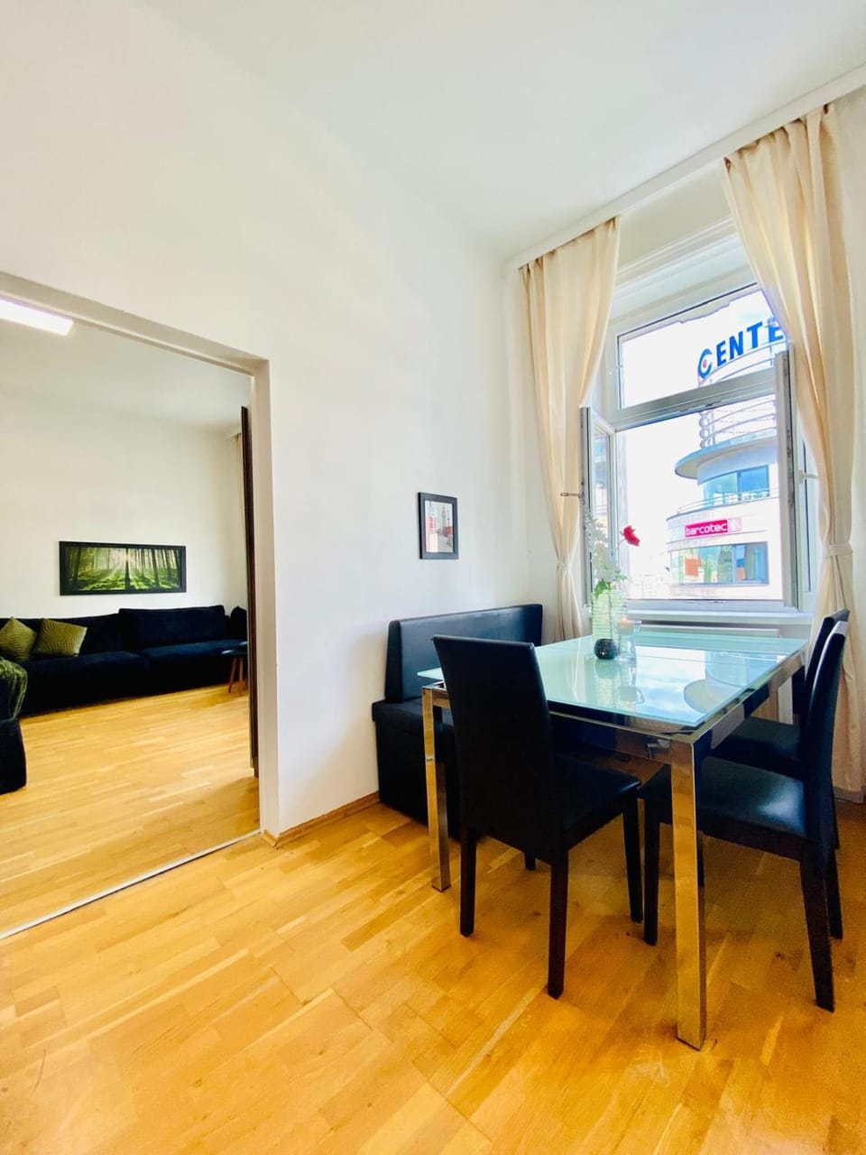 Seating area, Dining area