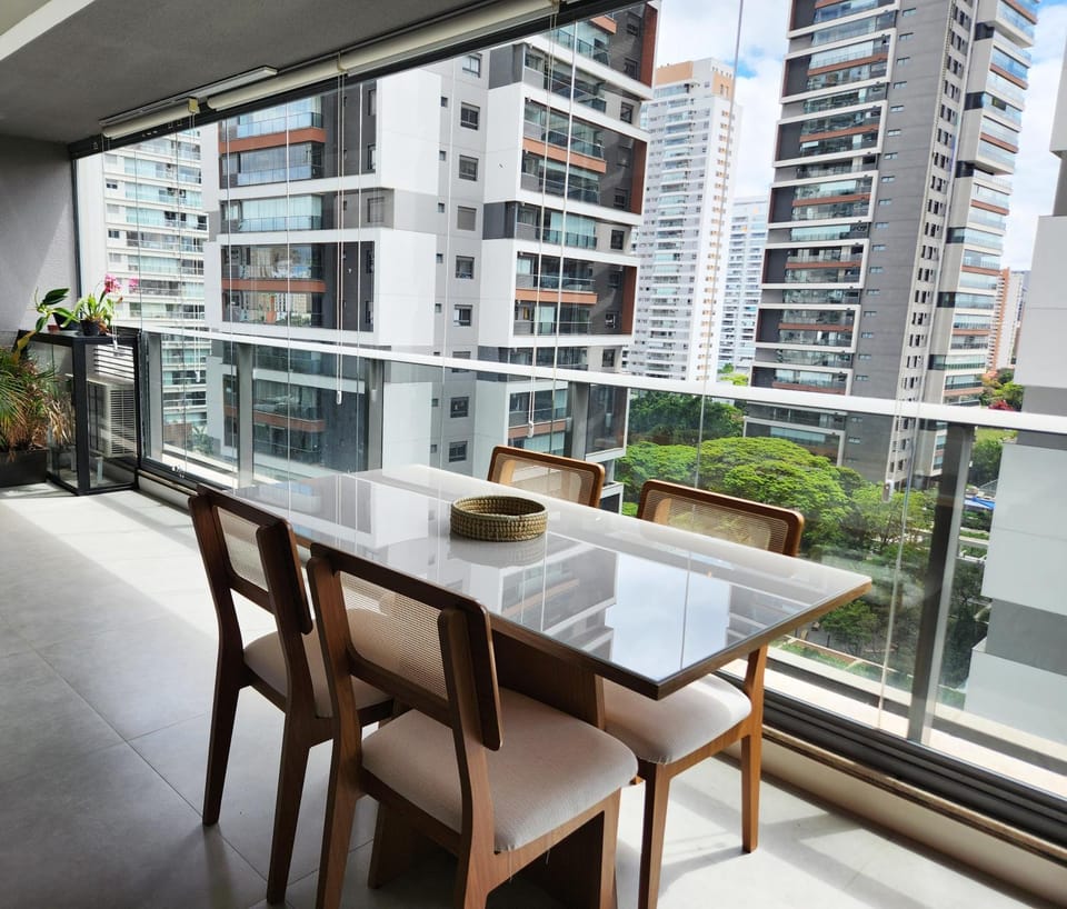 View (from property/room), Balcony/Terrace, Dining area, City view