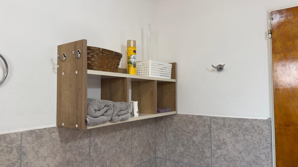 Bathroom, towels