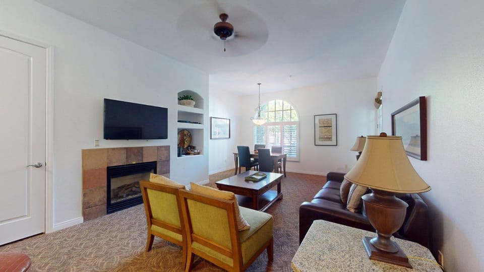 LV261 Spacious 2BD-2BA Legacy Villa on Main Paseo Apartment in Indian Wells