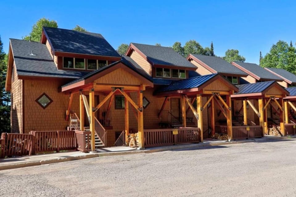 Eagle Point Ski Resort 9 Wooded Ridge Condos House in Utah