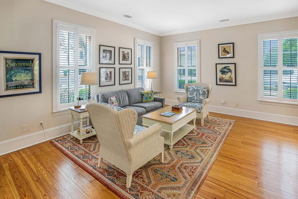 Huntingdon Getaway by Lucky Savannah House in Savannah