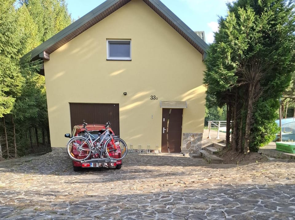 Property building, Garden, Parking
