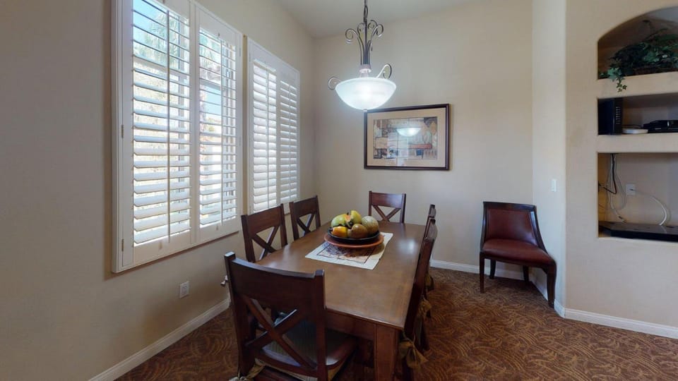 LV252 Private Upstairs 2BD-2BA Legacy Villas Condo Apartment in Indian Wells