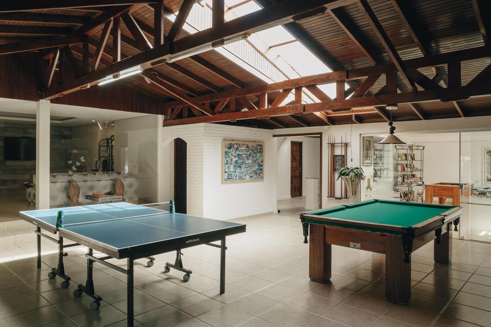 Billiard, Game Room