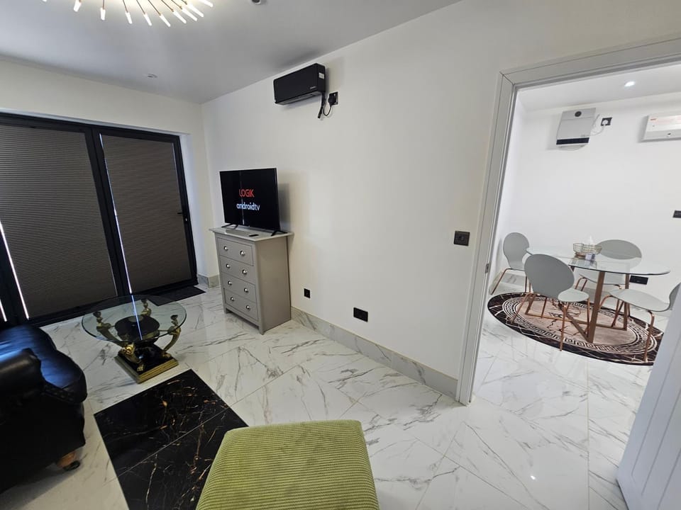Heaven Apartment in London