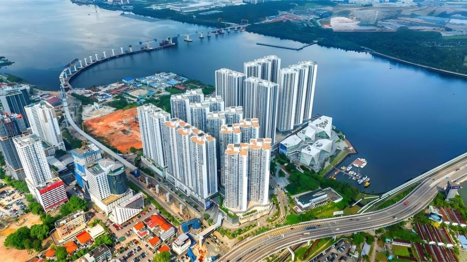 R&F Sea View 2BR New Luxury Design 5pax, Pet Friendly 1CP Netflix I CIQ RTS High Floor Unblock Super Sea View Apartment in Johor Bahru
