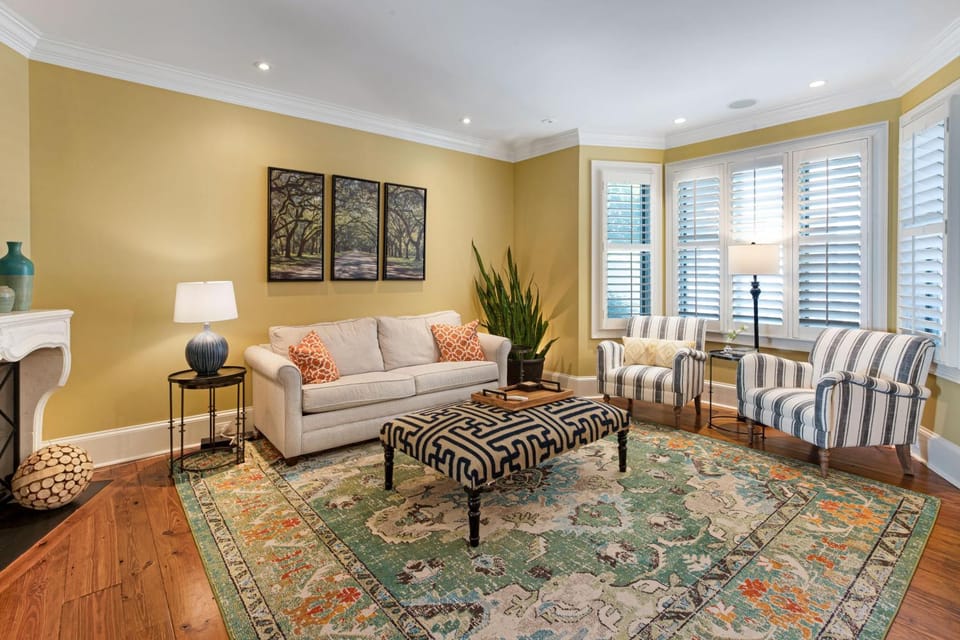 Villa on Broughton Main + Carriage by Lucky Savannah House in Savannah