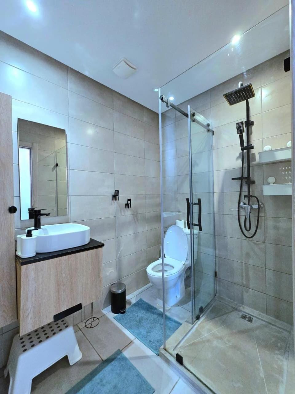Shower, Toilet, Bathroom