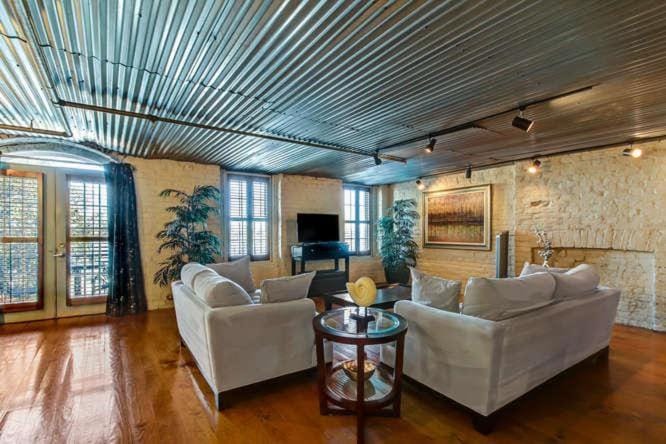 River Street Lookout by Lucky Savannah Apartment in Savannah