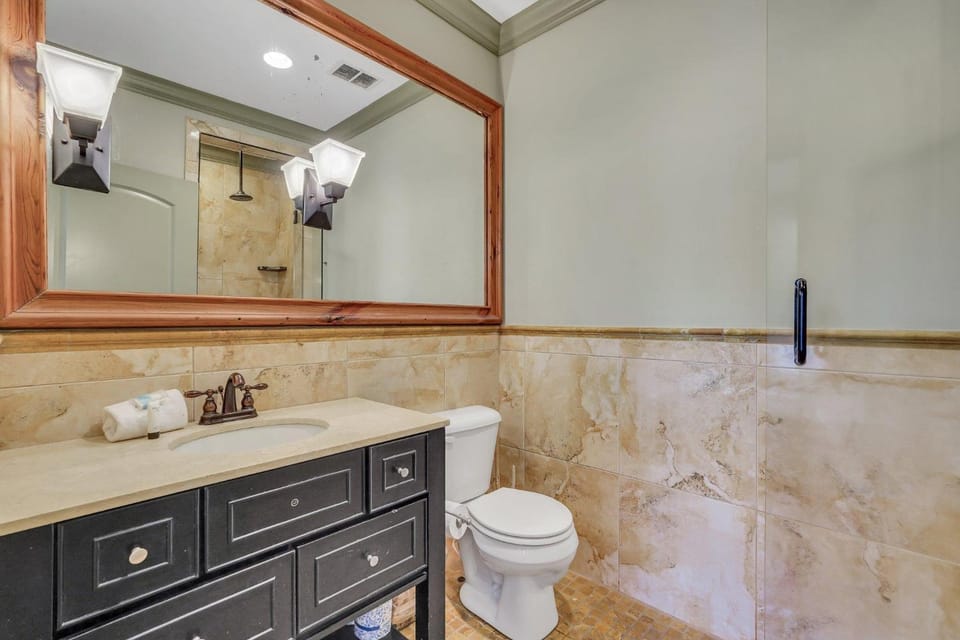 McDonough's Inn Unit 1 by Lucky Savannah House in Savannah
