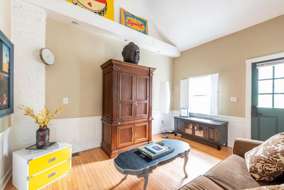 Magnolia Cottage by Lucky Savannah House in Savannah