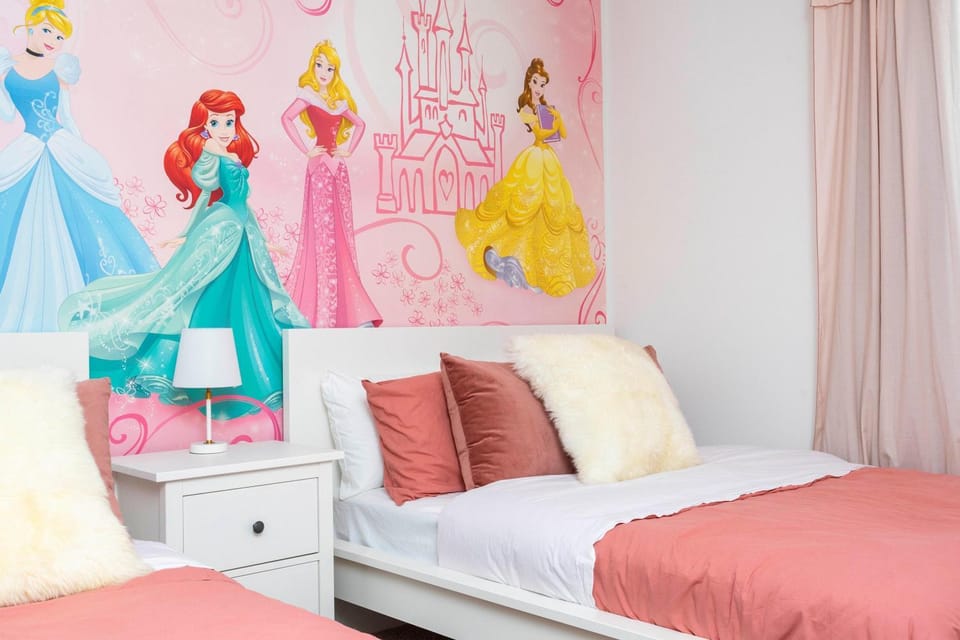 Stylish & Fun Retreat Pool Themed Rooms House in Kissimmee