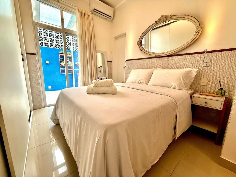 Charmoso com terraço a 5 minutos da praia - Leblon Apartment in Rio de Janeiro