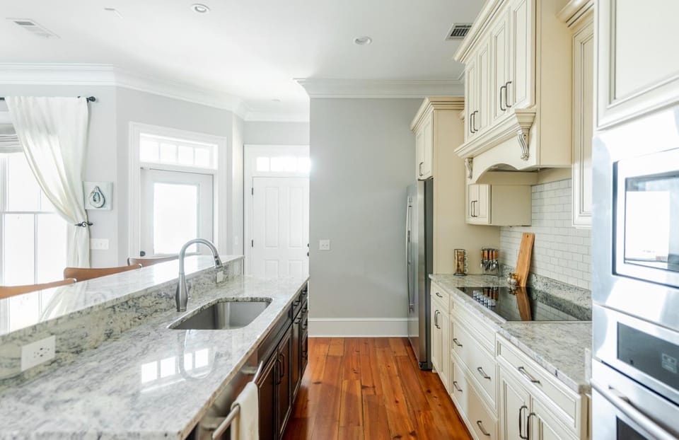 Chateau on Tattnall by Lucky Savannah House in Savannah