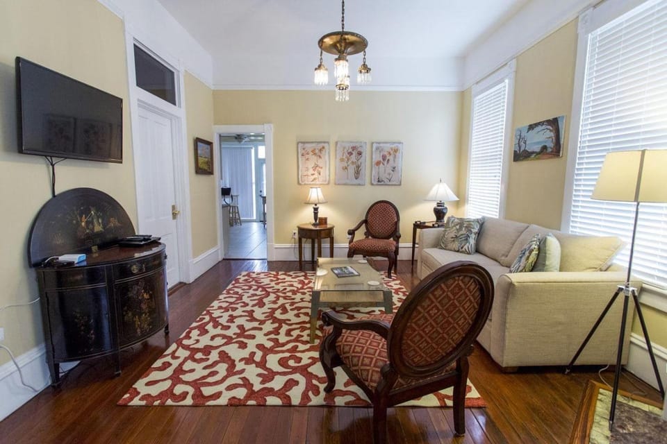 The Harper Abode by Lucky Savannah House in Savannah
