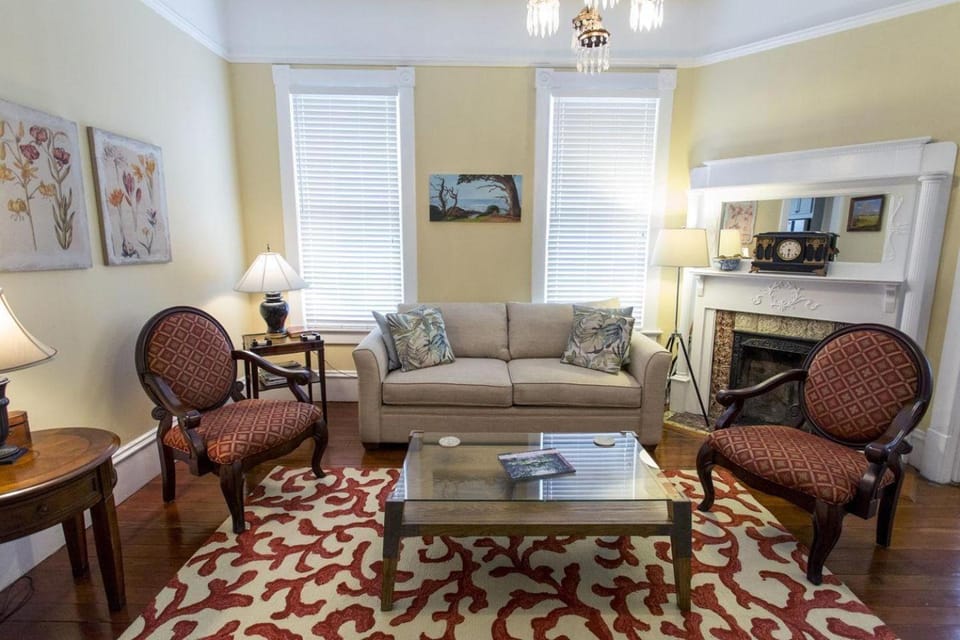 The Harper Abode by Lucky Savannah House in Savannah