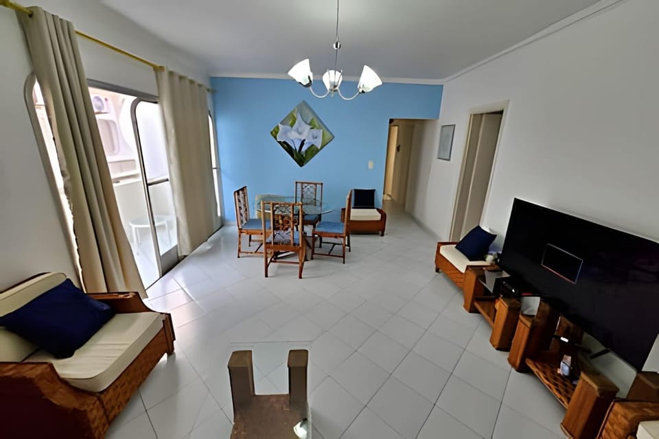 02 dorms c/suíte, Varanda, só 02 quadras da praia Apartment in State of São Paulo
