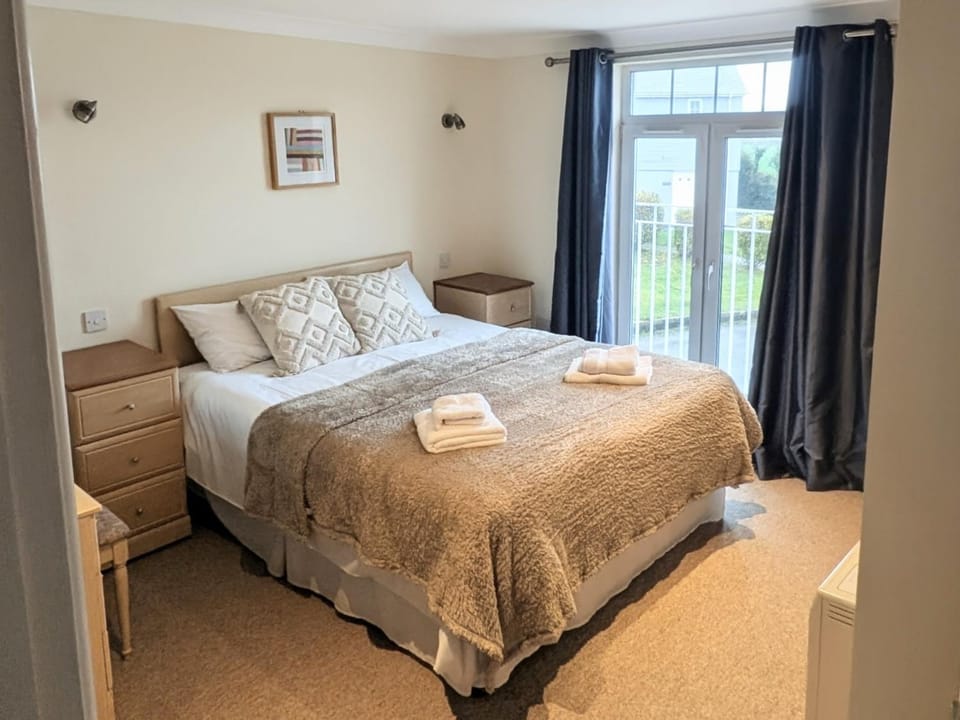 Atlantic Lodge 4-Beds Sleeps 8 w Pool Spa & Gym House in Saint Columb Major