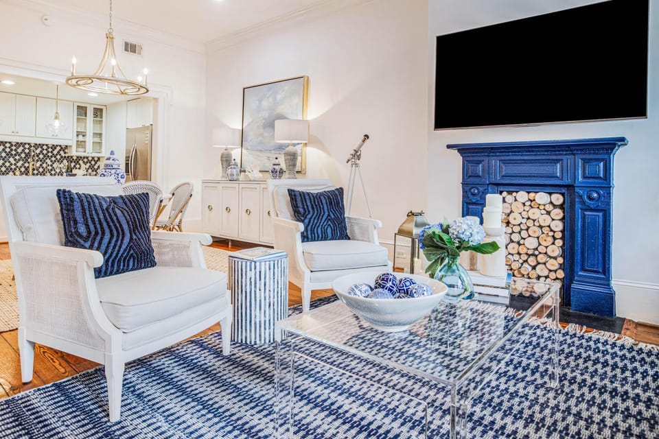 Luxe on Jones by Lucky Savannah House in Savannah